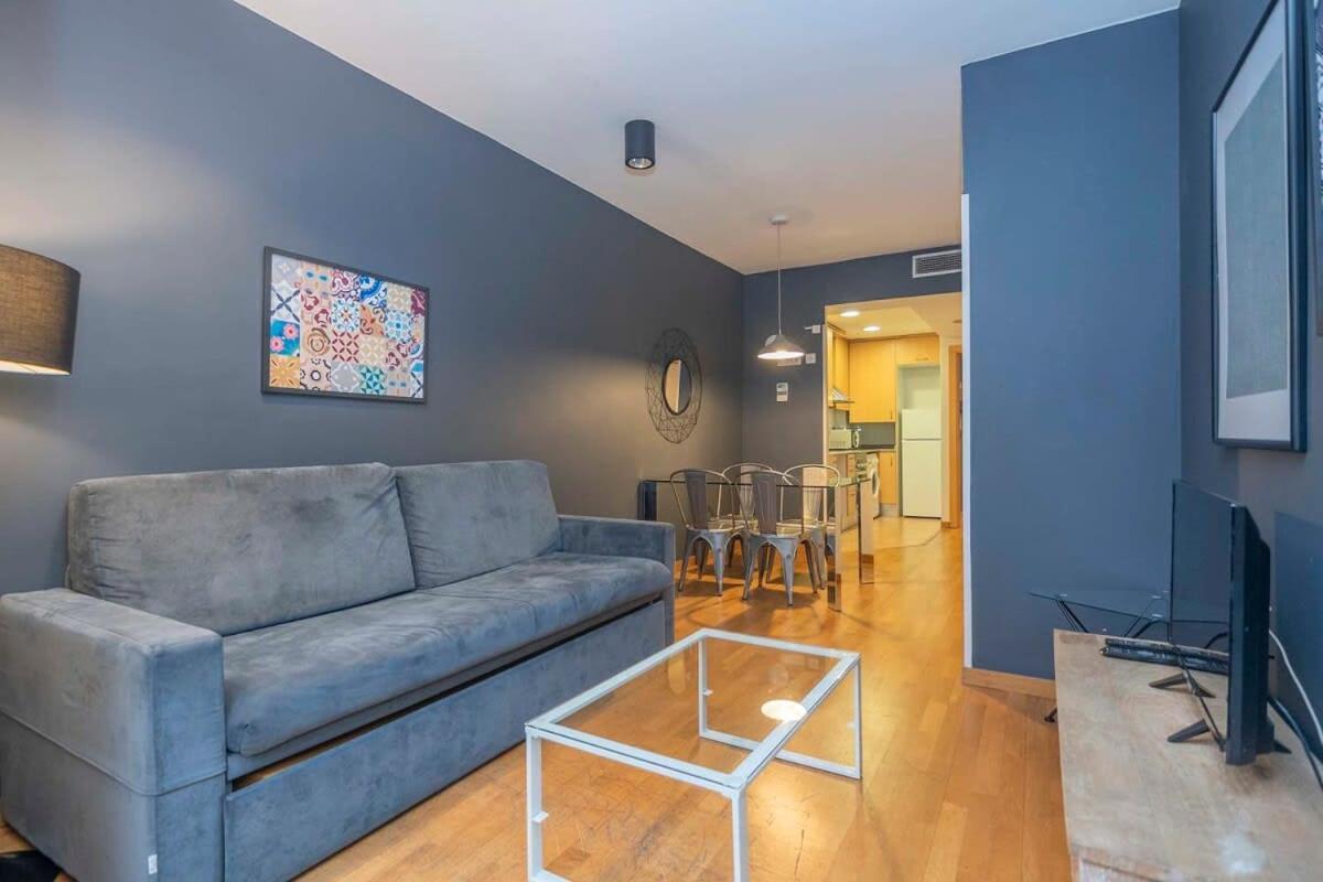 Appartement 2 Bedroom With Balcony In Eixample 3-2 *