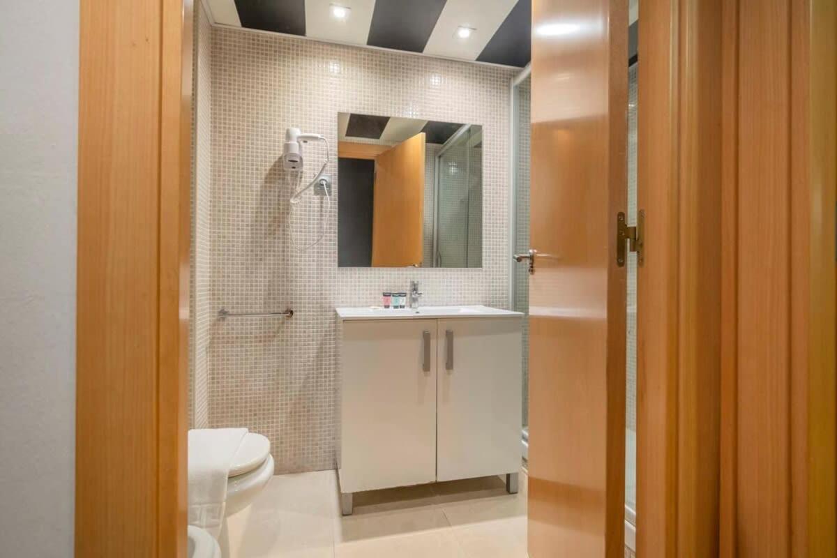 2 Bedroom With Balcony In Eixample 3-2 Appartement